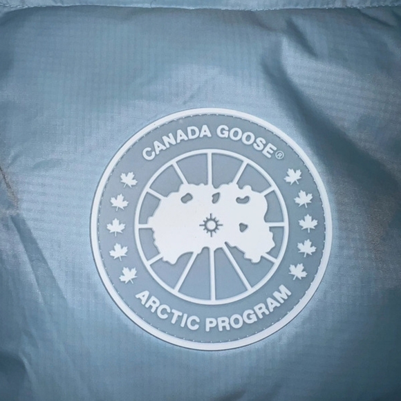 Canada Goose Sleeveless jacket - Picture 7 of 7